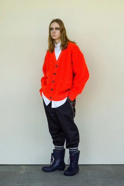 Look 16